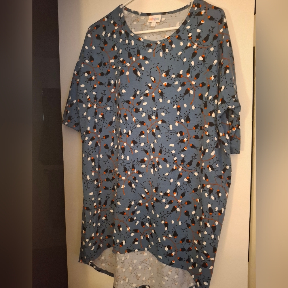 LuLaRoe Blue and Red Floral Top Size Small